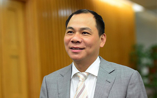 ty-phu-pham-nhat-vuong-doc-sach