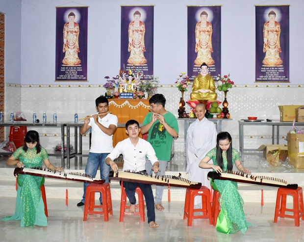 21-vui-hoi-trang-ram-lan-2-vhdn