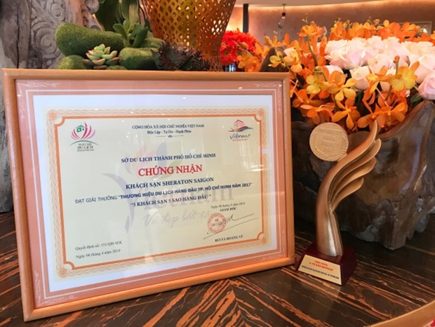 sheraton-sai-gon-nhan-giai-thuong-5-sao-vhdn