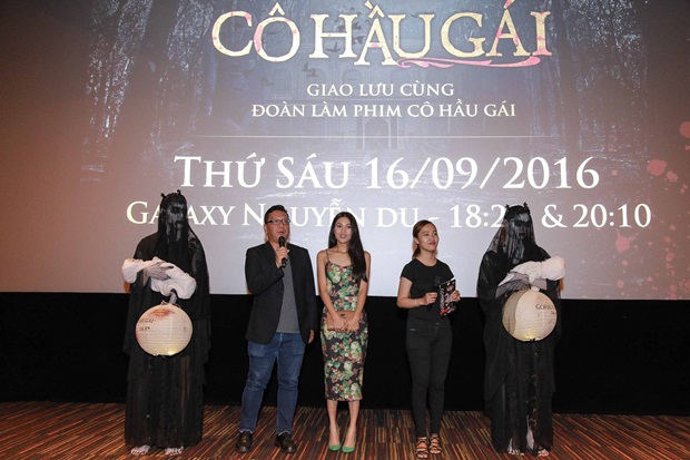 2-co-hau-gai-khan-gia-vh-doanh-nhan