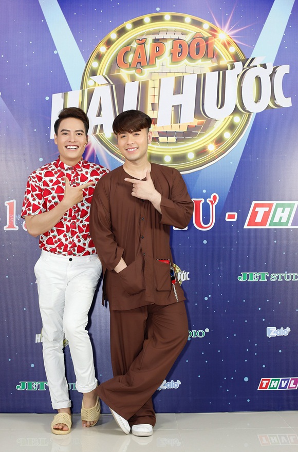 akira-phan-vo-tan-phat-cap-doi-hai-huoc-vanhoadoanhnhan