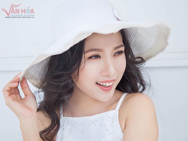 thuy-duong-y-ta-mai-hau-due-mat-troi-vanhoadoanhnhan-7