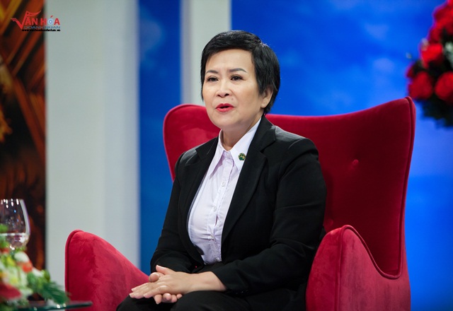BAC-SI-PHAM-HONG-ANH-VANHOADOANHNHAN2