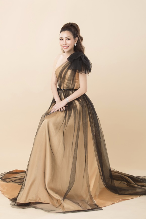 hanh-trinh-xay-dung-thuong-hieu-lam-dep-cua-a-hau-thanh-xuan-vhdn