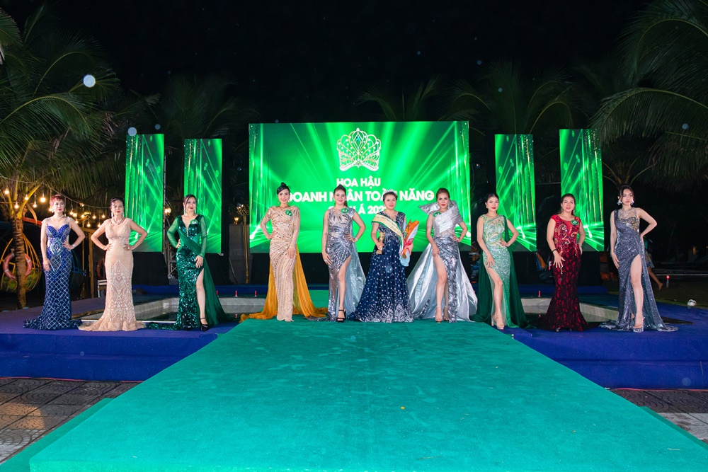 AUDOR-resort-hoa-hau-doanh-nhan-toan-nang-chau-a-2