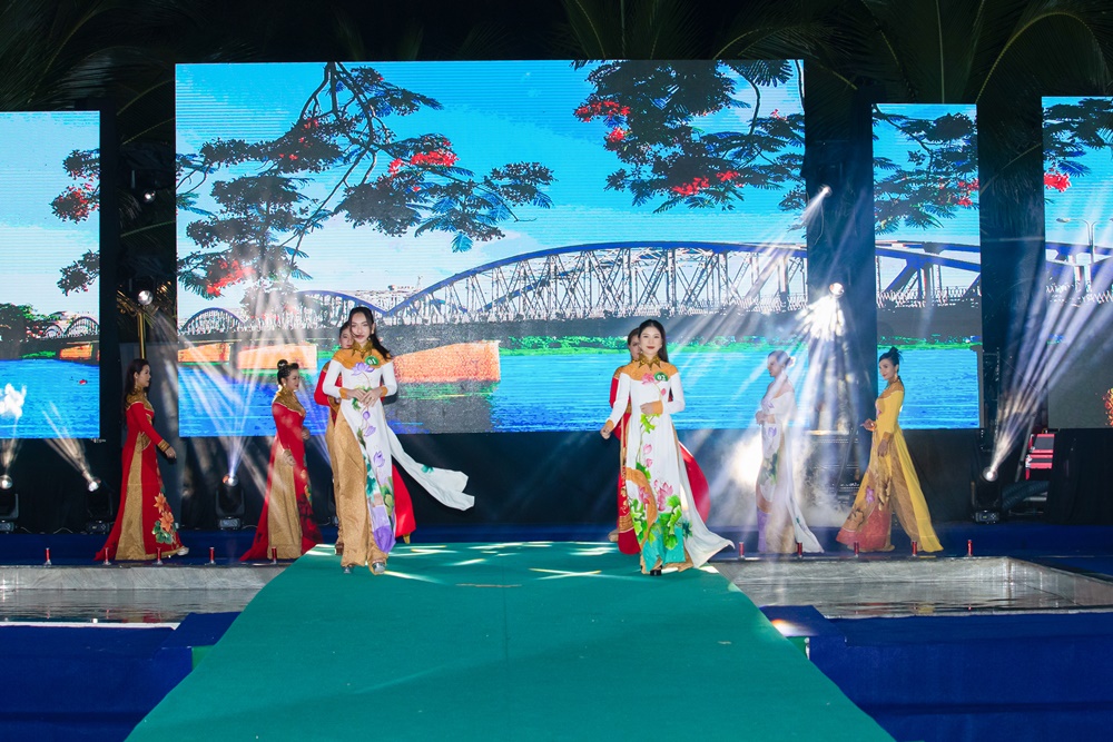 AUDOR-resort-hoa-hau-doanh-nhan-toan-nang-chau-a-3