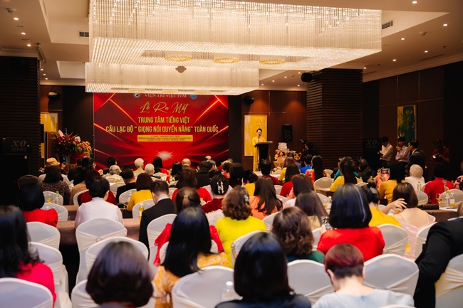 ra-mat-trung-tam-tieng-viet-clb-qgiong-noi-quyen-nangq-toan-quoc-hanh-trinh-gin-giu-va-bao-ve-tieng-viet-vanhoadoanhnhan-03