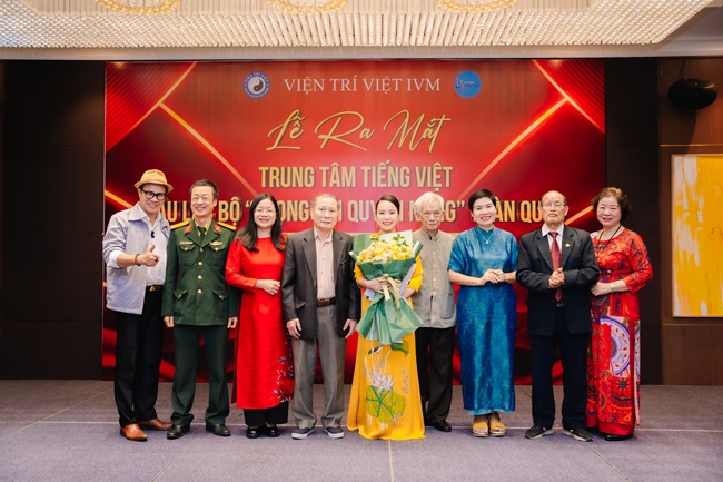 ra-mat-trung-tam-tieng-viet-clb-qgiong-noi-quyen-nangq-toan-quoc-hanh-trinh-gin-giu-va-bao-ve-tieng-viet-vanhoadoanhnhan-10