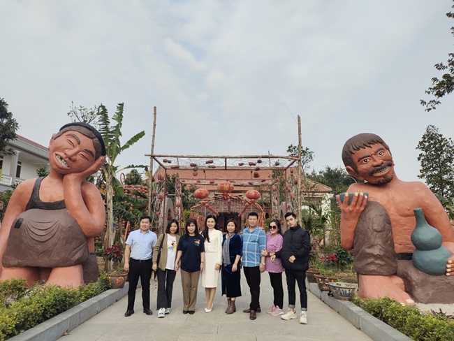 lang-nghe-truyen-thong-viet-nam-gom-phu-lang--luu-giu-ve-dep-nguon-coi-ban-sac-van-hoa-viet-nam-wshowbiz-9