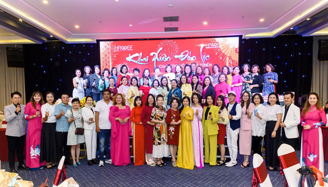 hawee-chi-hoi-phat-trien-khai-xuan-don-loc-2026--viet-tiep-hanh-trinh-tien-phong-va-ket-noi-thinh-vuong-vanhoadoanhnhan-43