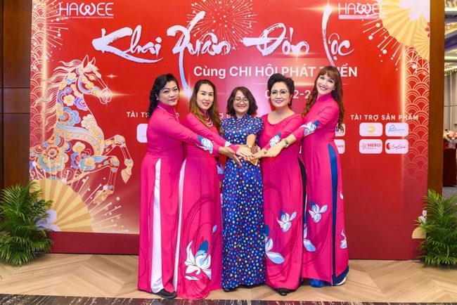 hawee-chi-hoi-phat-trien-khai-xuan-don-loc-2026--viet-tiep-hanh-trinh-tien-phong-va-ket-noi-thinh-vuong-vanhoadoanhnhan-44