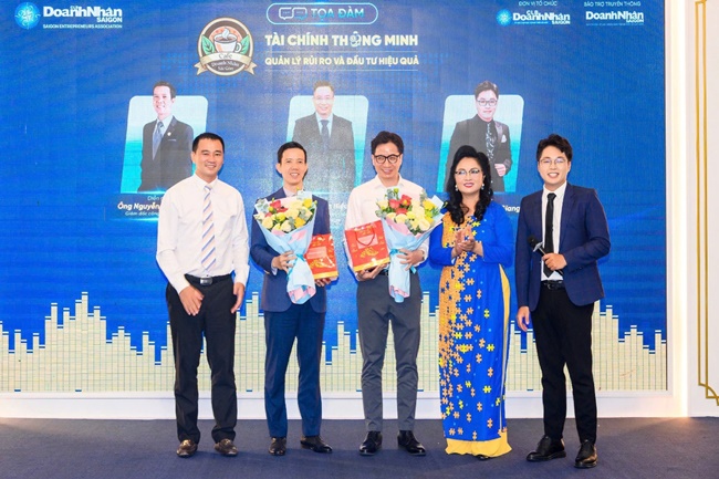 ca-phe-doanh-nhan-ky-2--hoi-tu-tri-thuc-ket-noi-co-hoi-VANHOADOANHNHAN-7