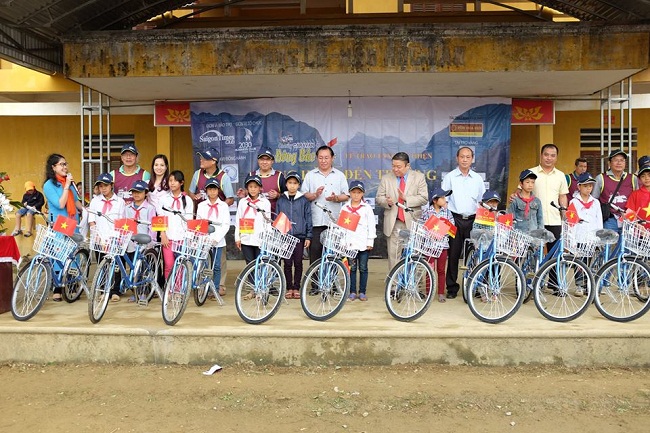 doan-caravan-trao-qua-tai-ha-giang2