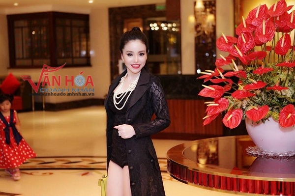 a-hau-ha-my-quyen-ru-du-su-kien-showbiz-20