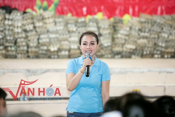 am-ap-tinh-xuan-cho-tre-em-ngheo-vung-sau-niem-vui-don-tet-2