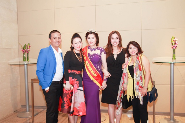 Tiec-chuc-mung-DN-Ngoc-Lan-1