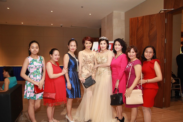 Tiec-chuc-mung-DN-Ngoc-Lan-16