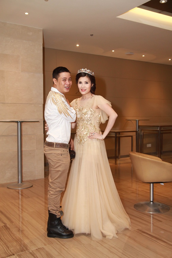 Tiec-chuc-mung-DN-Ngoc-Lan-19