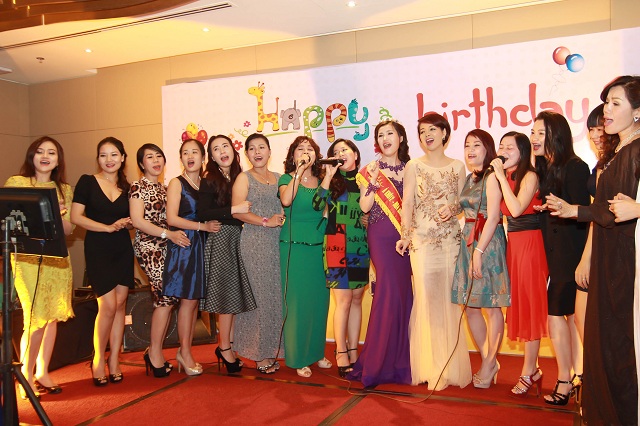 Tiec-chuc-mung-DN-Ngoc-Lan-5