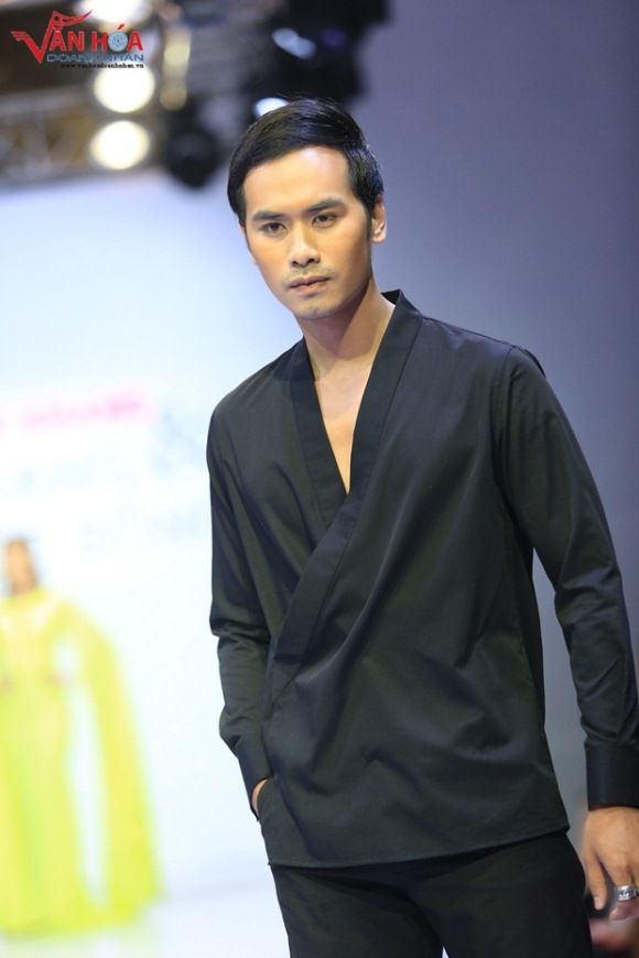 4-my-nam-viet-khoe-ve-dep-tren-san-dien-van-hoa-doanh-nhan