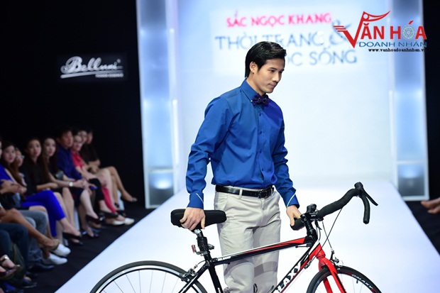16-sieu-mau-viet-tung-bien-hoa-trong-trang-phuc-bellini-van-hoa-doanh-nhan