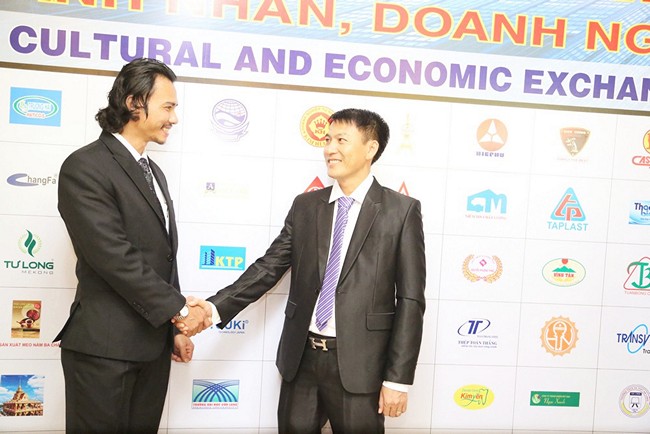 doanh-nhan-nguyen-hoang-anh-nha-quan-ly-tam-tai-asean-2015-06