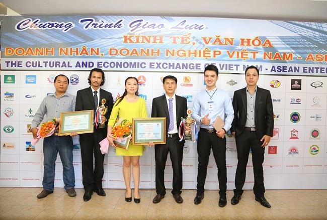 doanh-nhan-nguyen-hoang-anh-nha-quan-ly-tam-tai-asean-2015-21