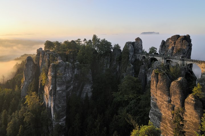 bien-gioi-duc-cong-hoa-sec-vanhoadoanhnhan